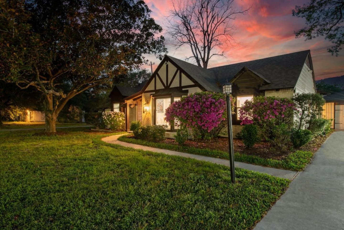 Western Oaks Retreat Houston Eksteriør billede